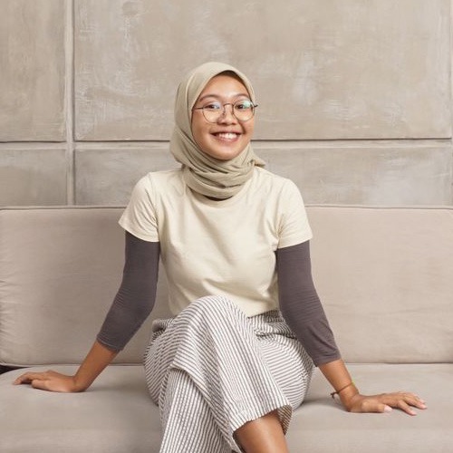 Portrait of filmmaker Joylita Ficha